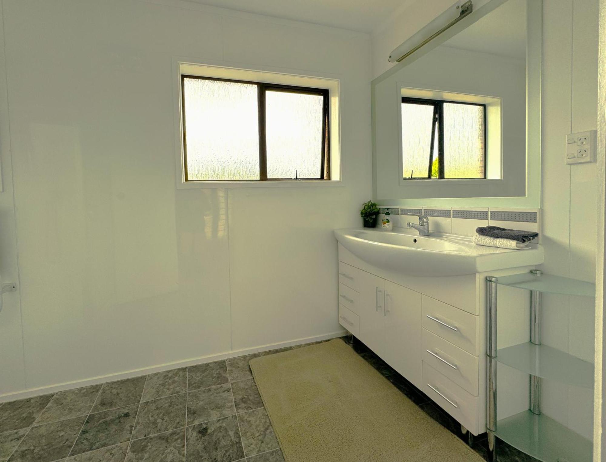 Spacious Retreat With Mountain View Роторуа Екстериор снимка